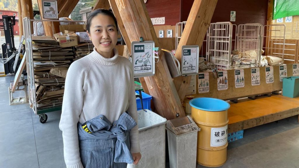 A girl from Japan presenting her zero waste project.
