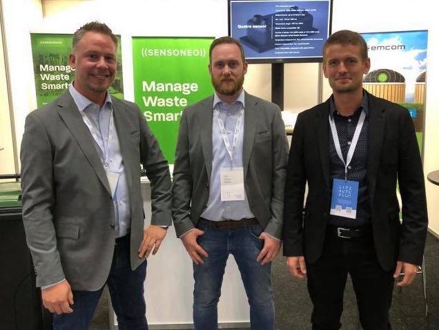 Emcom and Sensoneo at Nordic Edge Conference 2019 - Øyvind Martinsen, Sales Manager at EMCOM AS, in the middle and Tomas Vicze, Sales Manager for Nordics at Sensoneo, on the right. 